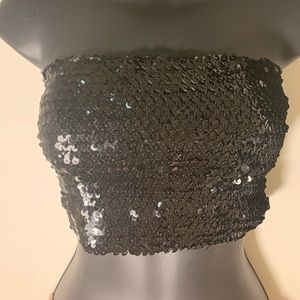 Black sequins cropped bandu.